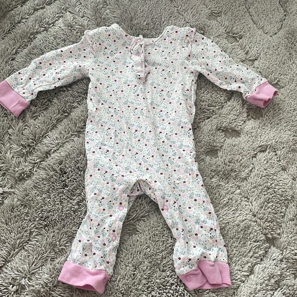 Isaac Mizrahi onesie 6-9 month outfit